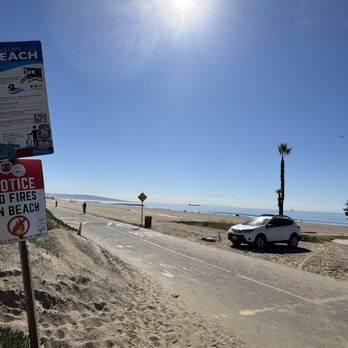 Dockweiler Bike Path - Not sure why County of Los Angeles county beaches and harbors won't enforce no motorized vehicles on the bike path. - Parks Near Me Dockweiler Bike Path - Not sure why County of Los Angeles county beaches and harbors won't enforce no motorized vehicles on the bike path. - Parks Near Me