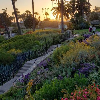 Heisler Park - Walking in to the setting sun - Parks Near Me - Laguna Beach, California Heisler Park - Walking in to the setting sun - Parks Near Me - Laguna Beach, California