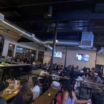 Simi Valley Brewing - Brewpubs Near Me - Simi Valley, California Simi Valley Brewing - Brewpubs Near Me - Simi Valley, California