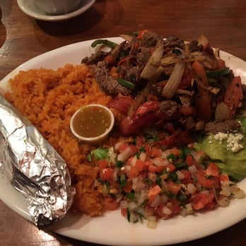 Roberto's Cafe - Beef fajitas with Spanish rice, guacamole, salsa and flour tortillas. - Mexican Near Me - Mammoth Lakes, California Roberto's Cafe - Beef fajitas with Spanish rice, guacamole, salsa and flour tortillas. - Mexican Near Me - Mammoth Lakes, California