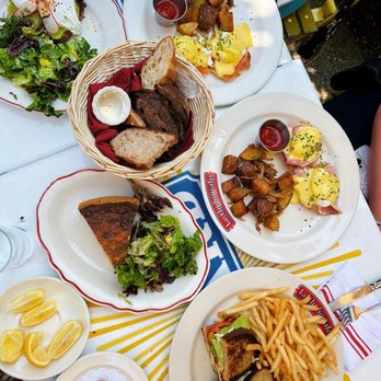 Le Diplomate - Brasseries Near Me - Washington, DC, District of Columbia