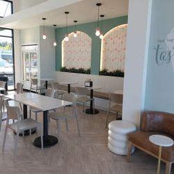 Humble Cow Ice Cream - Interior