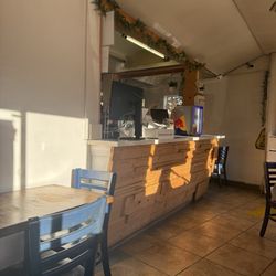 Hungry Pocket Falafel House - Dining area