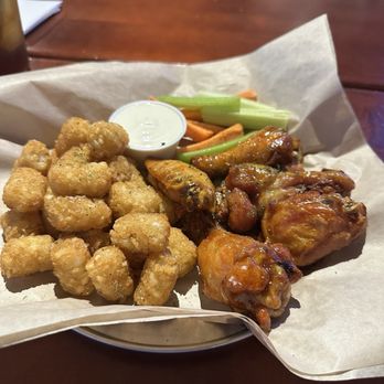 World of Beer - Mango habanero chicken wings - Bars Near Me - Savannah, Georgia World of Beer - Mango habanero chicken wings - Bars Near Me - Savannah, Georgia