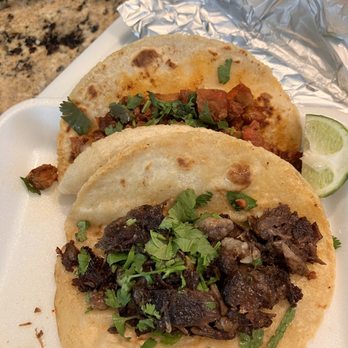 Taqueria El Picante - Pastor and Barbacoa lunch tacos on corn tortillas - Food Trucks Near Me - Austin, Texas Taqueria El Picante - Pastor and Barbacoa lunch tacos on corn tortillas - Food Trucks Near Me - Austin, Texas