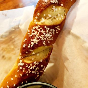 Llywelyn's Pub - Llywelyn's Pretzels & Cheese - Irish Pub Near Me - Lee's Summit, Missouri