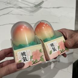 Peach ice cream Peach ice cream