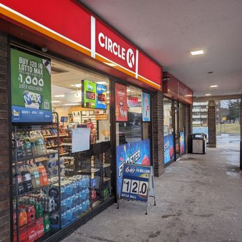 Circle K - Storefront - Convenience Stores Near Me - Toronto, Ontario