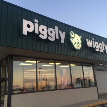 Wayne's Piggly Wiggly - Entrance - Grocery Near Me - Winneconne, Wisconsin Wayne's Piggly Wiggly - Entrance - Grocery Near Me - Winneconne, Wisconsin
