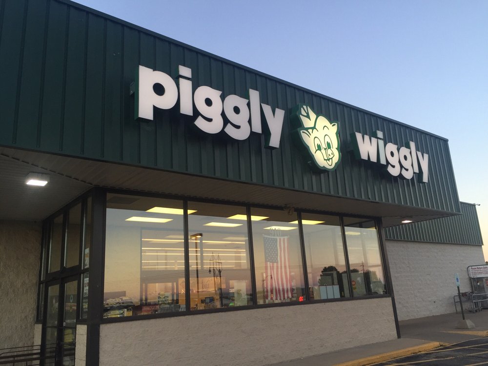 WAYNE’S PIGGLY WIGGLY Updated August 2025 910 E Main St, Winneconne