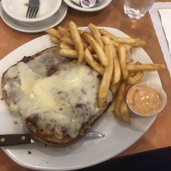 Huck Finn Diner - Reuben - Diners Near Me - Union, New Jersey