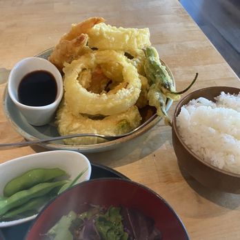 Summer Fish & Rice - Tempura dinner - Sushi Bars Near Me - Beverly Hills, California Summer Fish & Rice - Tempura dinner - Sushi Bars Near Me - Beverly Hills, California