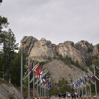 Mount Rushmore National Memorial - Mount Rushmore - Landmarks & Historical Buildings Near Me - Keystone, South Dakota