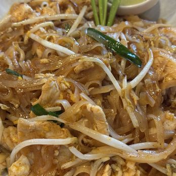 Manon - Pad Thai - Chicken - Thai Near Me - Fullerton, California Manon - Pad Thai - Chicken - Thai Near Me - Fullerton, California