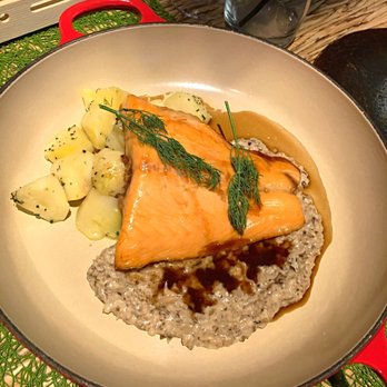 Finds - Main course....fish dish ...salmon - Bars Near Me - Hong Kong, HK