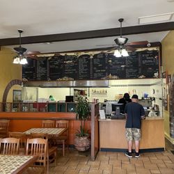 El Abajeño - Nothing like seeing an old buddy who's worked here for many years.