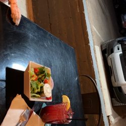 Chilleen's on 17 - Side salad and holiday drink