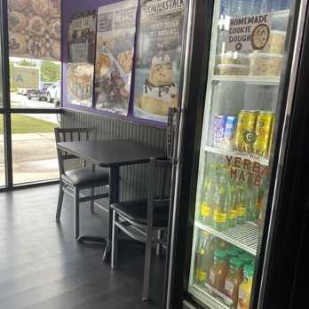 Cinnaholic - Inside - Bakeries Near Me - Pearland, Texas Cinnaholic - Inside - Bakeries Near Me - Pearland, Texas