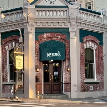 Murphy's Bar & Grill - Front entrance - Irish Pub Near Me - Honolulu, Hawaii