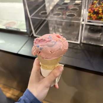 Sylas & Maddy's - Cotton candy - Ice Cream & Frozen Yogurt Near Me - Lawrence, Kansas Sylas & Maddy's - Cotton candy - Ice Cream & Frozen Yogurt Near Me - Lawrence, Kansas