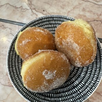 Paradiso - Lemon custard donuts - Bars Near Me - Dallas, Texas Paradiso - Lemon custard donuts - Bars Near Me - Dallas, Texas