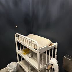 Poured Coffee - Changing room