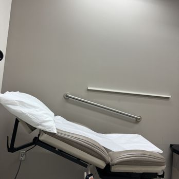Chesapeake Urology - Westminster - Exam table - Urologists Near Me - Westminster, Maryland Chesapeake Urology - Westminster - Exam table - Urologists Near Me - Westminster, Maryland