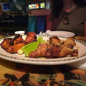 Barney's Beanery - Wings - Breakfast & Brunch Near Me - Burbank, California Barney's Beanery - Wings - Breakfast & Brunch Near Me - Burbank, California