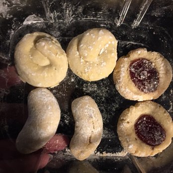 Rosebud - Cookies to go! (Arranged nearly after carrying them...and they look bigger than they were... - Italian Near Me - Chicago, Illinois