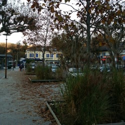 Skiff Pub