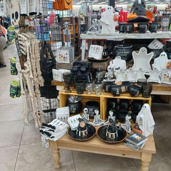 Buc-ee's - Halloween merch - Gas Stations Near Me - Calhoun, Georgia