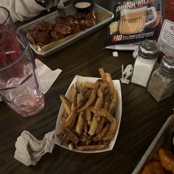 Primanti Bros. Restaurant and Bar - "Large" fries to share