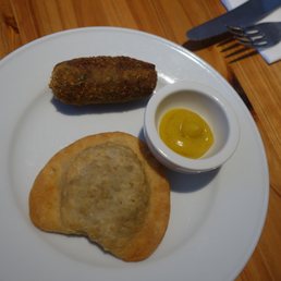 Cacué - codfish croquette and beef pasty - food, curry - Portuguese Near Me - Lisbon, 11