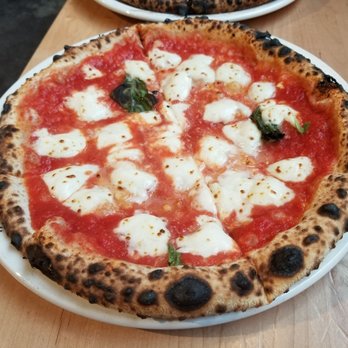 Pizzeria Libretto - Margherita doppio - Pizza Near Me - Toronto, Ontario