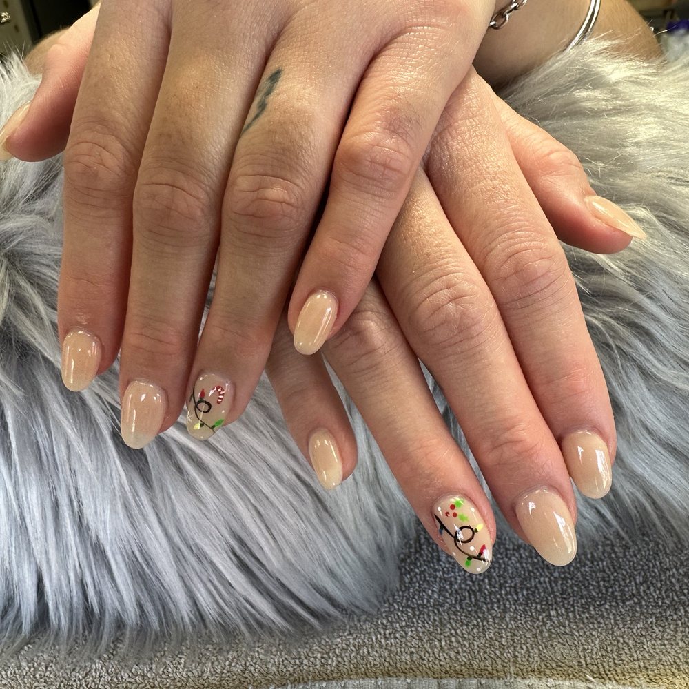 Gloss Nail Bar - Christmas design by Hannah - Nail Salons Near Me - Anaheim, California Gloss Nail Bar - Christmas design by Hannah - Nail Salons Near Me - Anaheim, California