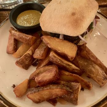 Llama Queen - Peruvian Near Me - Austin, Texas