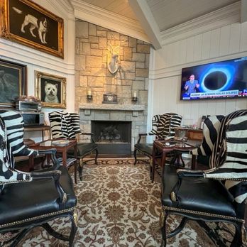 The Park on Main Hotel - Sitting area off of front lobby - Hotels Near Me - Highlands, North Carolina The Park on Main Hotel - Sitting area off of front lobby - Hotels Near Me - Highlands, North Carolina