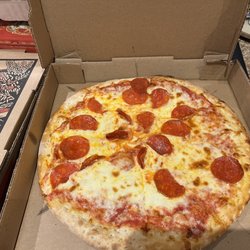 South River Pizza & Subs - Pepperoni pizza