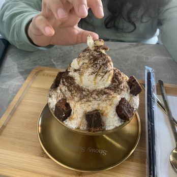 Snowy Sundaes - Brownie bingsu - Bubble Tea Near Me - Omaha, Nebraska