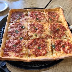 Fratelli's Pizza Kitchen - Grandma pie (Nona) is delicious