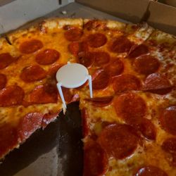 Mottzarellas - 16" Pepperoni Pizza