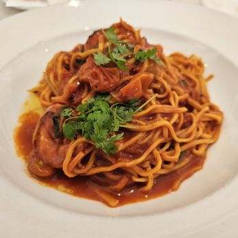 Como - spot prawn tagliarini - Italian Near Me - Kirkland, Washington Como - spot prawn tagliarini - Italian Near Me - Kirkland, Washington