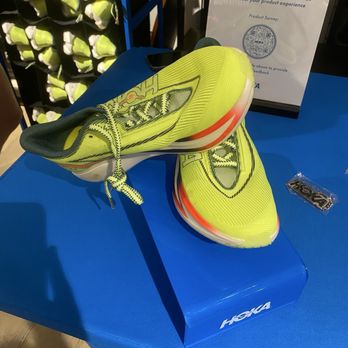 Philadelphia Runner - Shoe Stores Near Me - Philadelphia, Pennsylvania