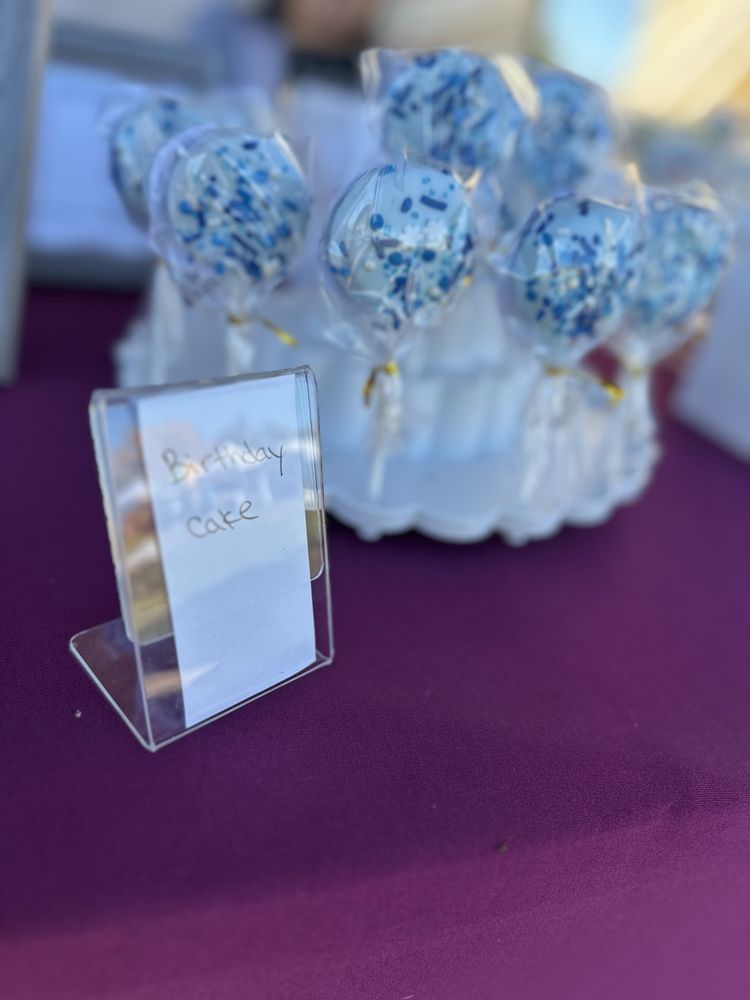 Wand Dipped Delights Logo
