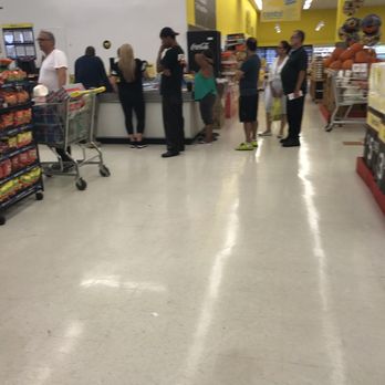 Fresco Y Mas - Line at customer service and register. - Grocery Near Me - Miami, Florida Fresco Y Mas - Line at customer service and register. - Grocery Near Me - Miami, Florida