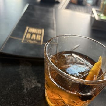 AC Hotel St. Louis Clayton - Roof top bar makes a good old fashioned - Hotels Near Me - Clayton, Missouri AC Hotel St. Louis Clayton - Roof top bar makes a good old fashioned - Hotels Near Me - Clayton, Missouri