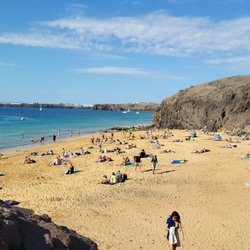 Playa de Papagayo - Blick auf den Strand.  Hat sich bereits etwas gelichtet