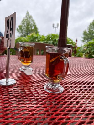 Sir Benedicts Tavern on the Lake by null