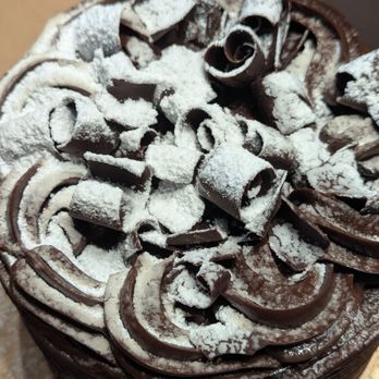 H-E-B - Excellent chocolate cake - Grocery Near Me - Fort Worth, Texas
