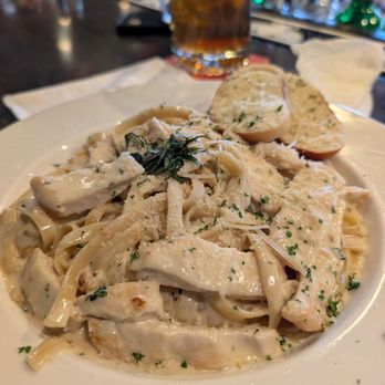 Dufy's Grill - Chicken alfredo - Tacos Near Me - Medford, Oregon